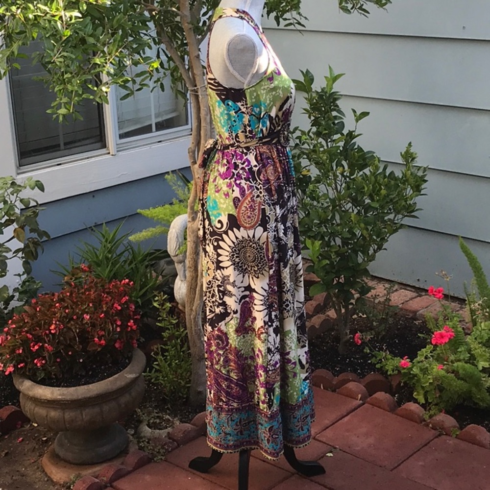 Dress - Picture 3 of 7